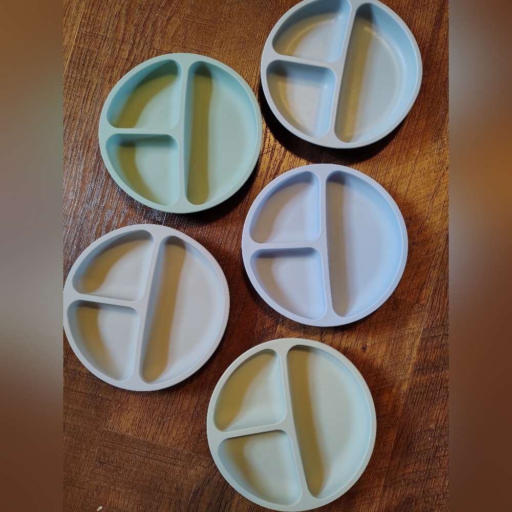Round Silicone Divided Plates - Set of 5